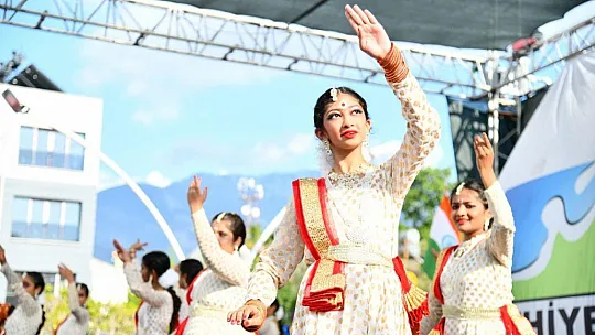 23 Nisan Fethiye'de coşkuyla kutlandı