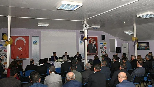 VALİ ORHAN TAVLI FETHİYE'DE MUHTARLARLA BİR ARAYA GELDİ