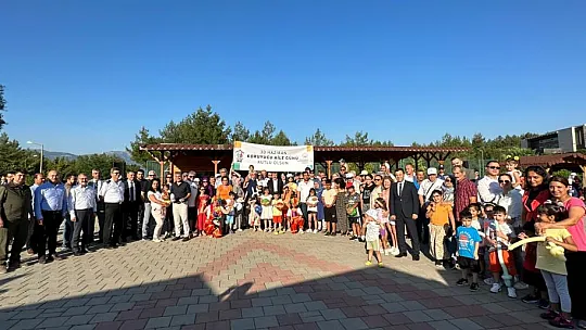 Vali Tavlı ve Eşi Ayşe Hanımefendi Koruyucu Ailelerle Bir Araya Geldi
