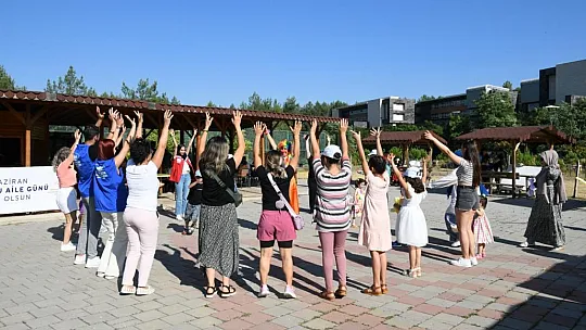 Vali Tavlı ve Eşi Ayşe Hanımefendi Koruyucu Ailelerle Bir Araya Geldi