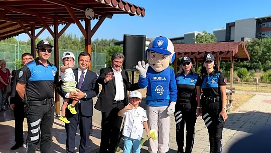 Vali Tavlı ve Eşi Ayşe Hanımefendi Koruyucu Ailelerle Bir Araya Geldi