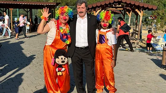 Vali Tavlı ve Eşi Ayşe Hanımefendi Koruyucu Ailelerle Bir Araya Geldi