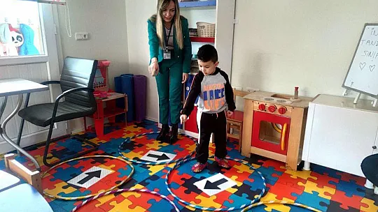 ÇOCUK OYUN EVİ'NDE ÇOCUKLAR HEM EĞİTİM ALIYORLAR HEM EĞLENİYORLAR