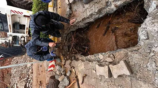 Tıkanan dereler temizleniyor
