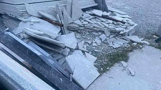Tonlarca mermerin altında kalarak can verdi