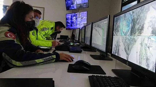 Trafik denetimleri kameralardan yapılıyor