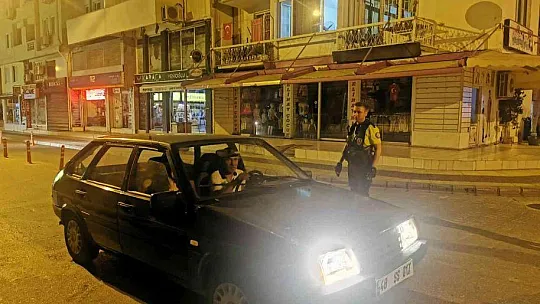 Trafik denetimlerine takılan alkollü sürücüler ceza yemekten kurtulamadı