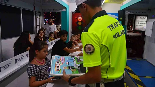 Trafik eğitim tırı Marmaris'te