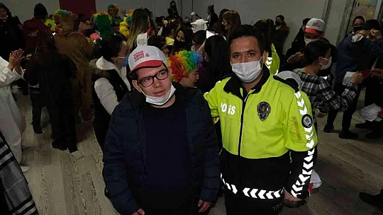 Trafik polisleri engelli öğrencilerle bir araya geldi