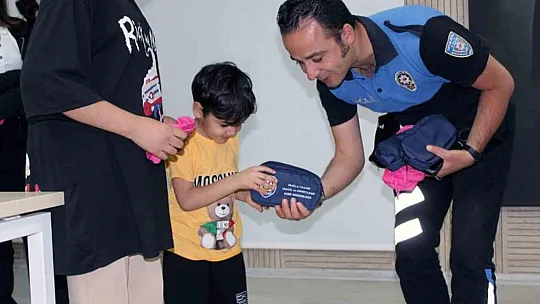 Trafik Tescil ve Toplum Destekli Polislerden bilgilendirme