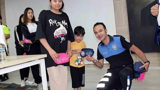 Trafik Tescil ve Toplum Destekli Polislerden bilgilendirme