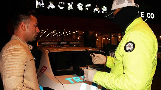 TRAFİKÇİLERDEN UYUŞTURUCU TEST KİTLİ DENETİM