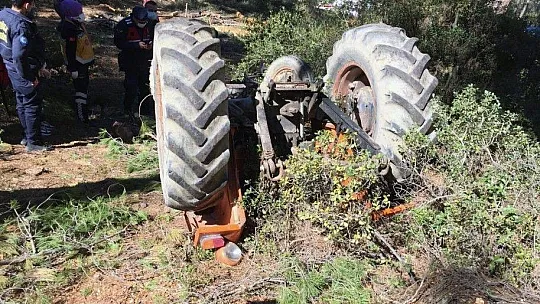 Traktör altında kalarak yaşamını yitirdi