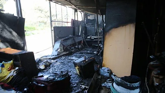 Küle dönen evde tek yanmayan şey Kur'an-ı Kerim oldu