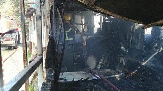 Küle dönen evde tek yanmayan şey Kur'an-ı Kerim oldu