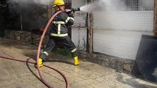 Küle dönen evde tek yanmayan şey Kur'an-ı Kerim oldu