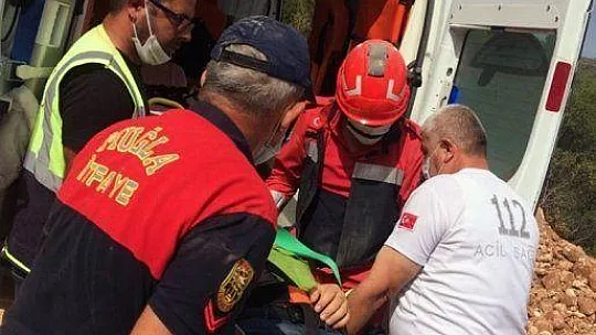 Tur otobüsü ile servis minibüsü çarpıştı: 5 yaralı