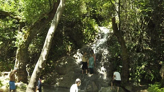 Turgut Şelalesi ziyaretçi akınına uğruyor