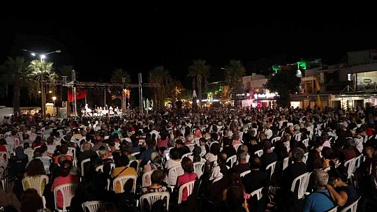 TURGUTREİS'TE DÜNYA BARIŞ GÜNÜ KONSERİ