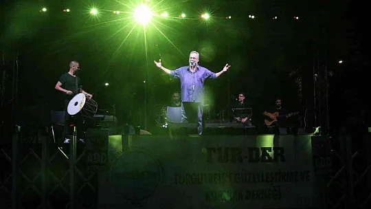 TURGUTREİS'TE DÜNYA BARIŞ GÜNÜ KONSERİ