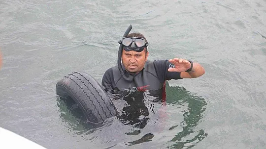 Turgutreis'te sahil ve deniz dibi temizliği