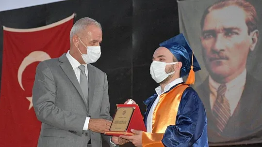 Turizm ve sağlıkçılara mezuniyet töreni
