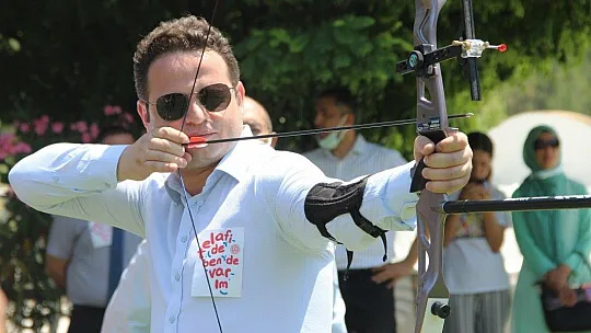 Türkiye'de ilk defa 'Telafidebendevarım' şarkısını seslendirdiler