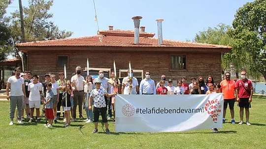Türkiye'de ilk defa 'Telafidebendevarım' şarkısını seslendirdiler