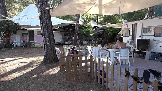 Türkiye'nin en büyük çadır kampında sezon hareketlendi