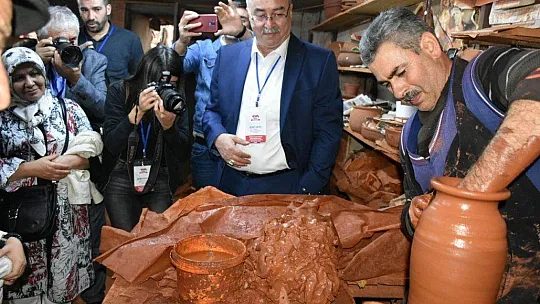 Türkiye'nin dört bir yanından gazeteciler Karacasu'ya akın etti