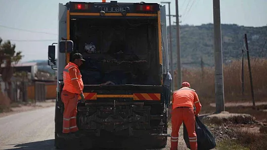 Tuzla Sulak Alanı'ndan 2 saate 33 poşet çöp çıktı