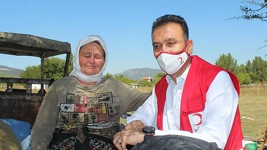 Üç gündür römorkta yaşayan ailenin yardımına Kızılay yetişti