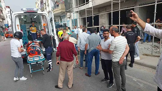 Üçüncü kattan düşen işçi ağır yaralandı