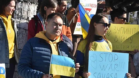 Ukraynalılar Bodrum'da 'Savaşa Hayır' eylemi yaptı