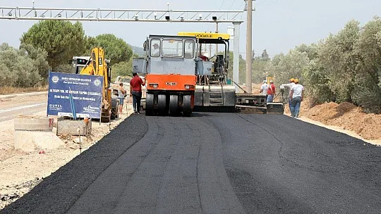 Ula'da sıcak asfalt kaplaması çalışmaları başladı