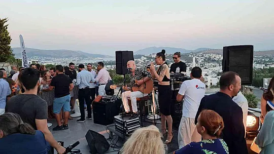 Ünlü besteci Bodrum'da sahne aldı