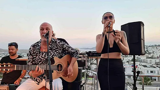 Ünlü besteci Bodrum'da sahne aldı