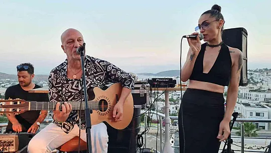 Ünlü besteci Bodrum'da sahne aldı