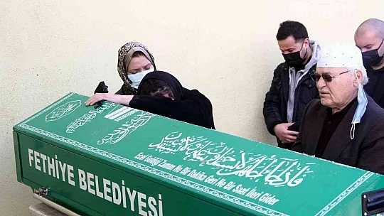 Ünlü ekolojik yaşam uzmanı Erkan Şamcı, Fethiye'de toprağa verildi