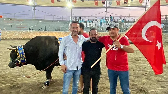 Ünlü Galerici Özcan, Yörük Kültürü'nün yaşaması için ağa oldu