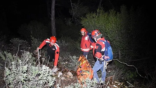 Ünlü iş adamı kayalıklardan düştü, 8 saatte kurtarıldı