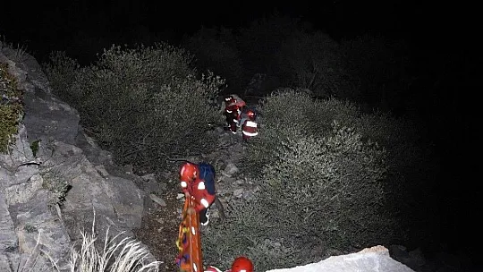 Ünlü iş adamı kayalıklardan düştü, 8 saatte kurtarıldı