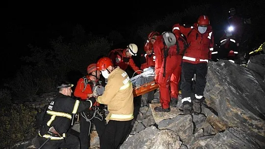 Ünlü iş adamı kayalıklardan düştü, 8 saatte kurtarıldı