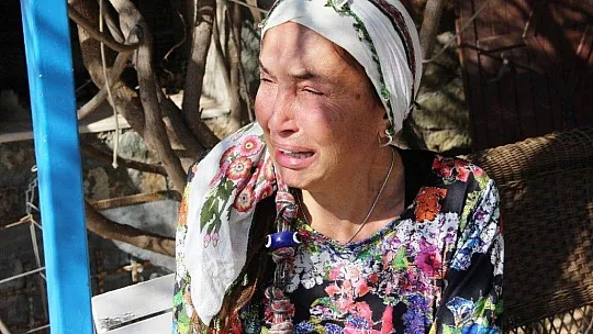 Ünlü manken tüm mal varlığını satıp köye yerleşmişti ağlaya ağlaya köy hayatını bıraktı