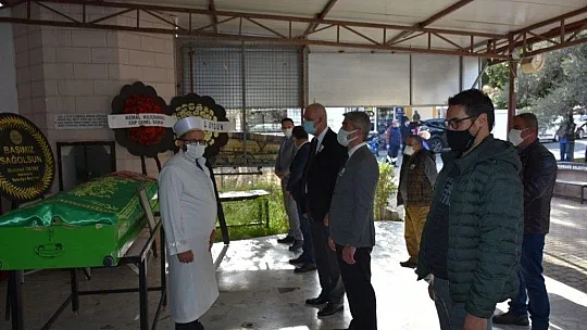 Ünlü sanatçı Altan Karındaş düzenlenen törenle toprağa verildi