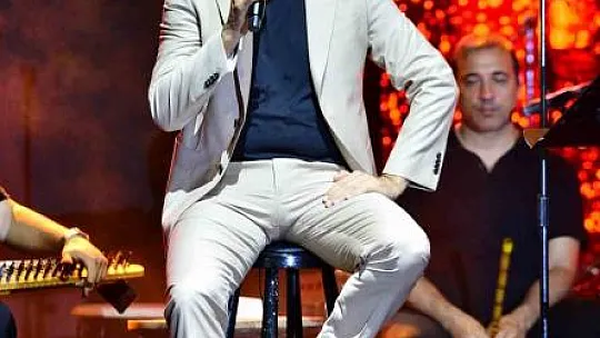 Ünlü sanatçıdan hayranlarına müjde