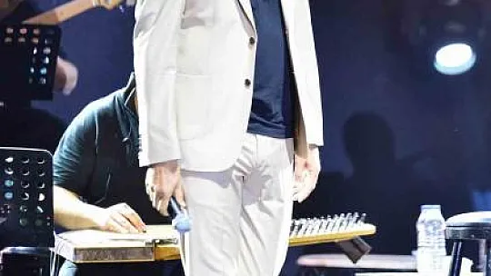 Ünlü sanatçıdan hayranlarına müjde