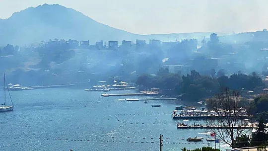 Ünlü tatil beldesi duman altında kaldı