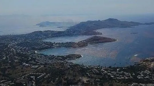 Ünlü tatil beldesi duman altında kaldı