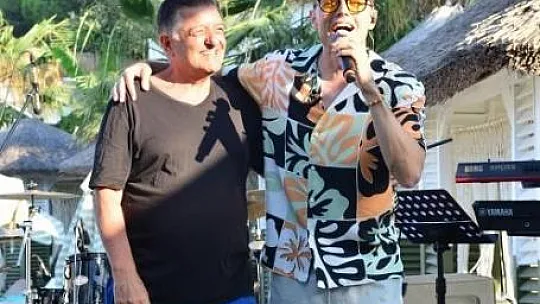 Ünlü teknik adam Vural sahnelerin tozunu attırdı
